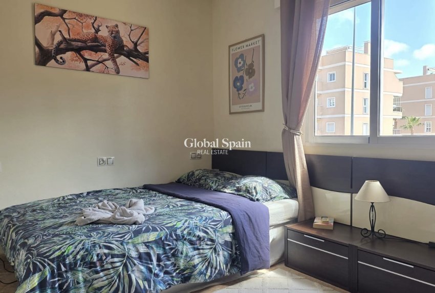 Wederverkoop - VILLA -
ORIHUELA COSTA - Costa Blanca