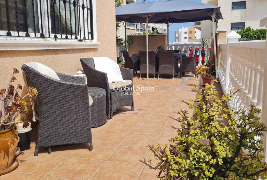 Wederverkoop - VILLA -
ORIHUELA COSTA - Costa Blanca