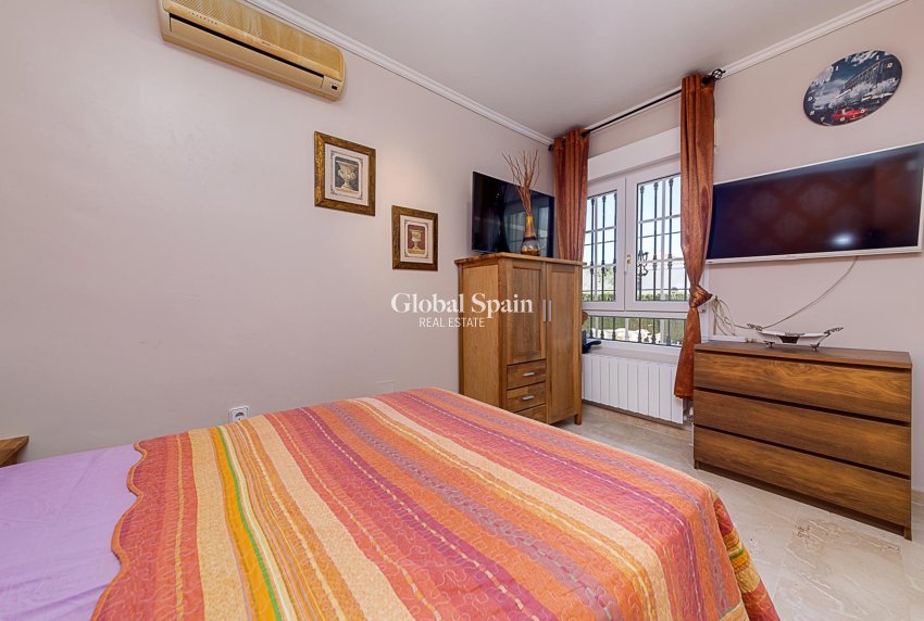 Wederverkoop - VILLA -
ORIHUELA COSTA - Costa Blanca