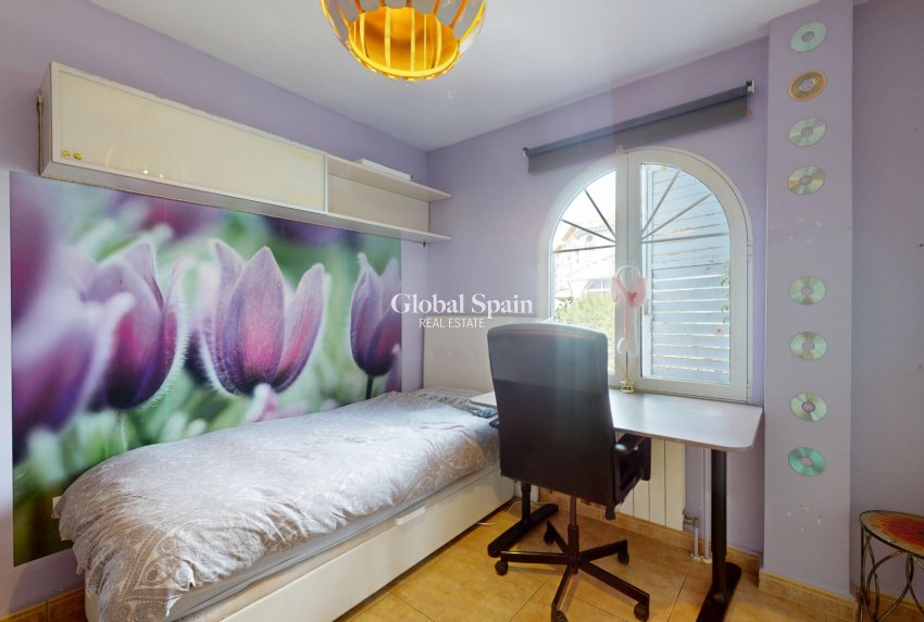 Wederverkoop - VILLA -
ORIHUELA COSTA - Costa Blanca