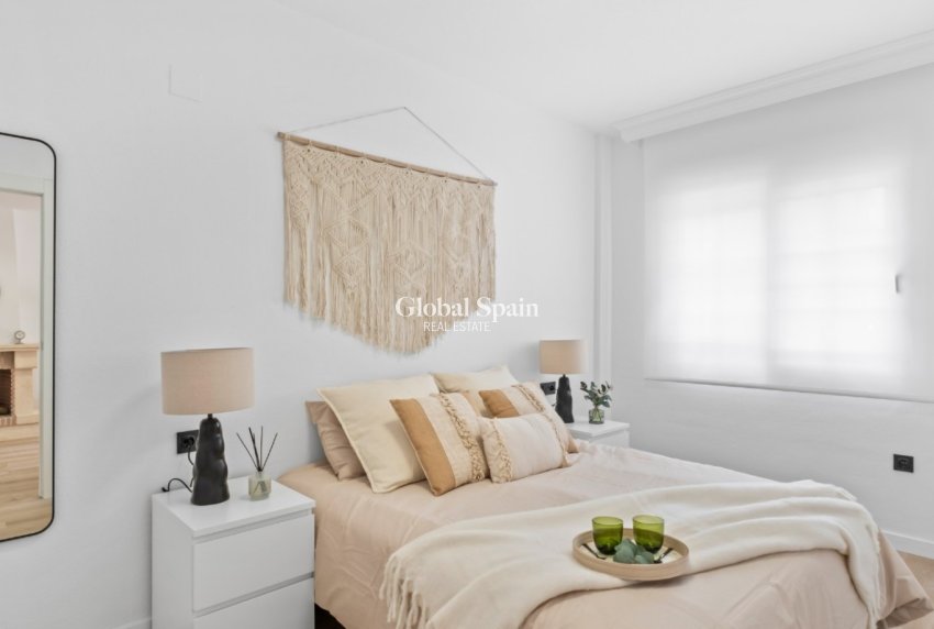 Wederverkoop - VILLA -
ORIHUELA COSTA - Costa Blanca