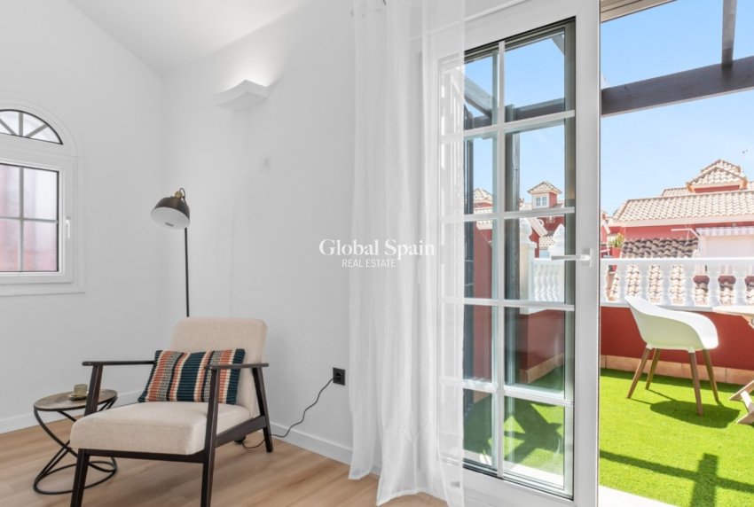 Wederverkoop - VILLA -
ORIHUELA COSTA - Costa Blanca