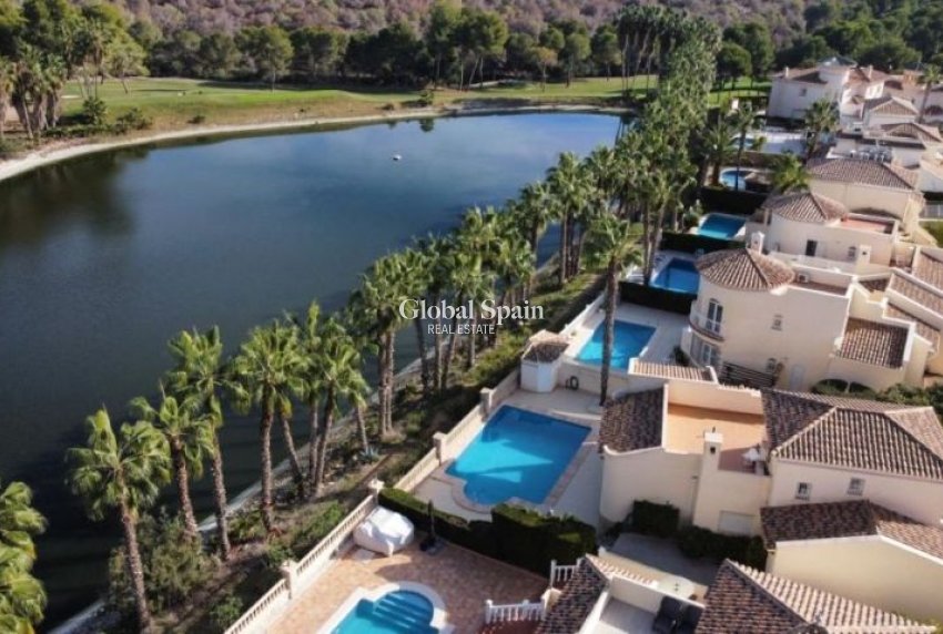 Wederverkoop - VILLA -
ORIHUELA COSTA - Costa Blanca