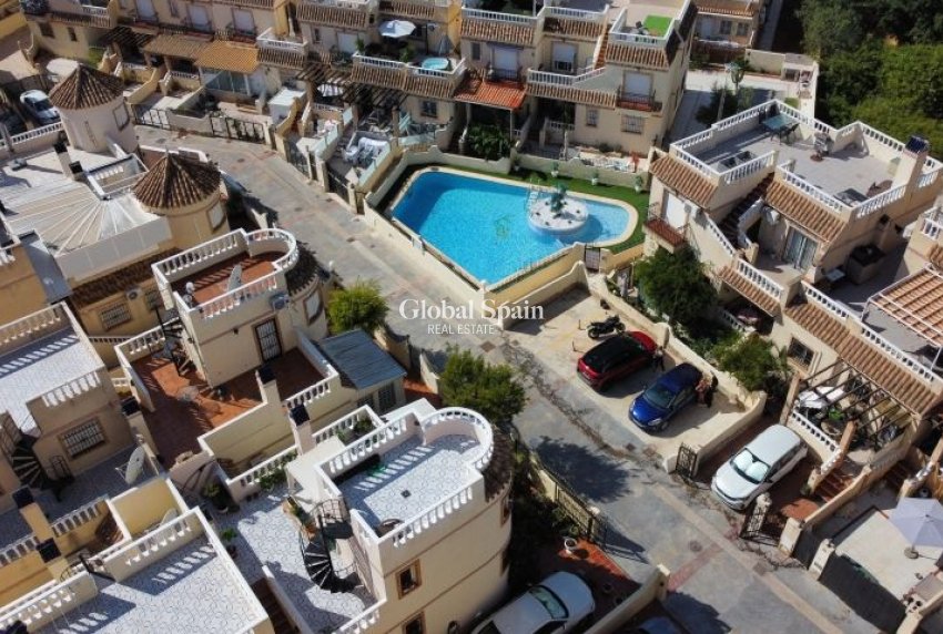 Wederverkoop - VILLA -
ORIHUELA COSTA - Costa Blanca