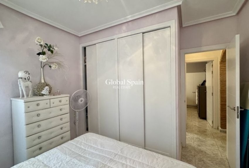 Wederverkoop - VILLA -
ORIHUELA COSTA - Costa Blanca