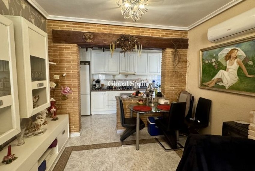 Wederverkoop - VILLA -
ORIHUELA COSTA - Costa Blanca