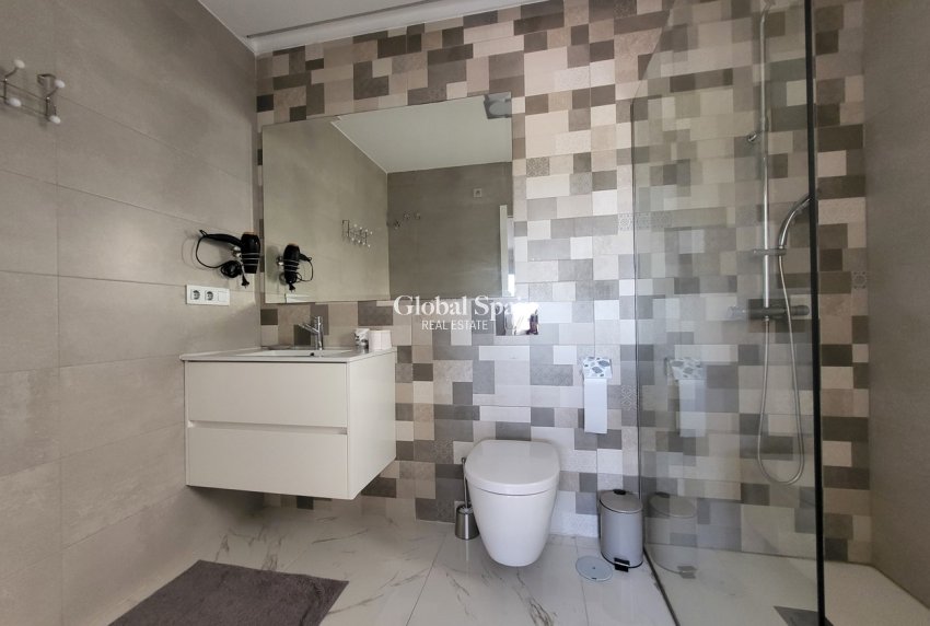 Wederverkoop - VILLA -
ORIHUELA COSTA - Costa Blanca