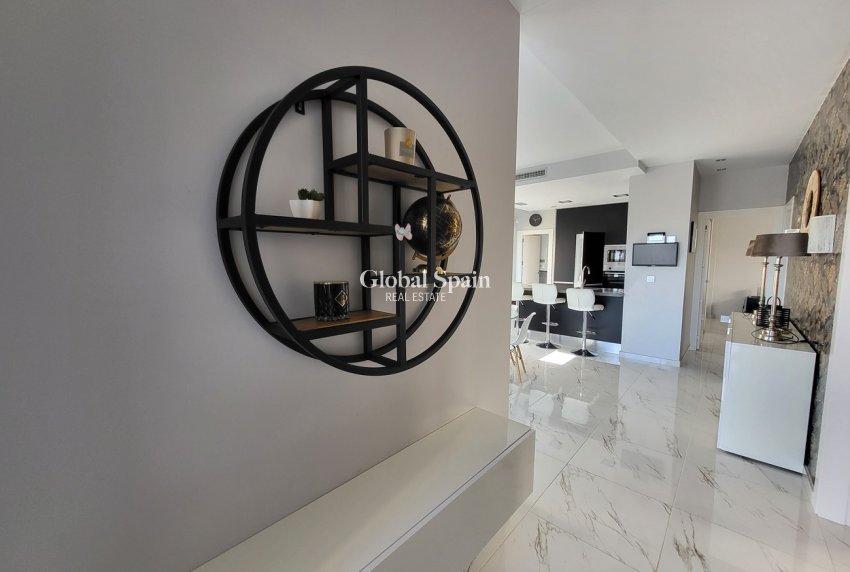 Wederverkoop - VILLA -
ORIHUELA COSTA - Costa Blanca