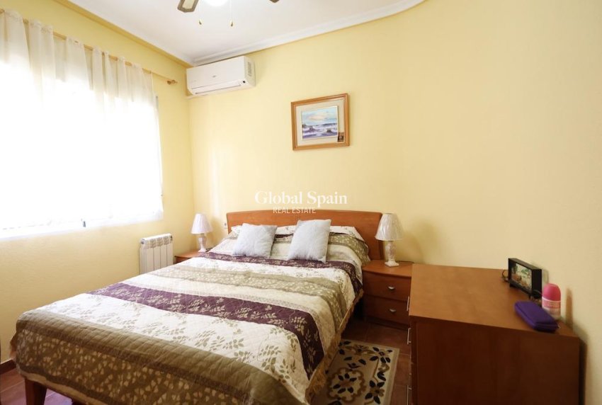 Wederverkoop - VILLA -
ORIHUELA COSTA - Costa Blanca