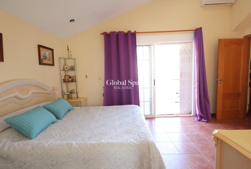 Wederverkoop - VILLA -
ORIHUELA COSTA - Costa Blanca