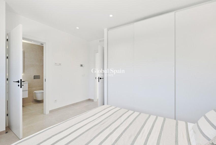 Wederverkoop - VILLA -
ORIHUELA COSTA - Costa Blanca