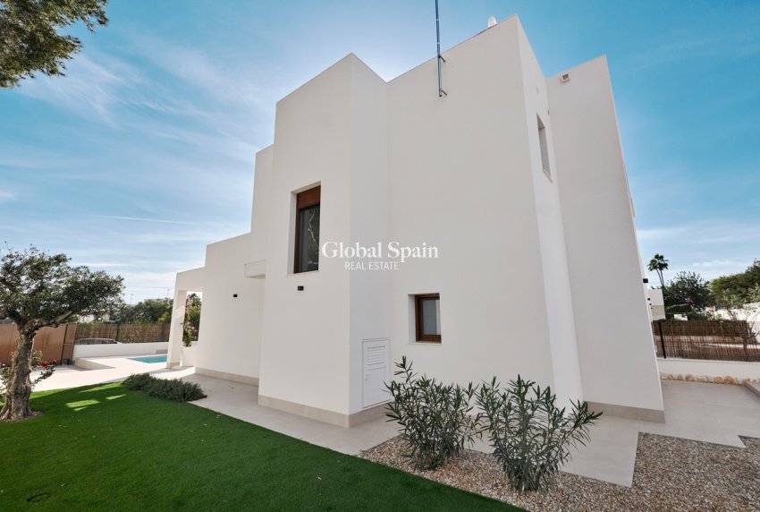Wederverkoop - VILLA -
ORIHUELA COSTA - Costa Blanca
