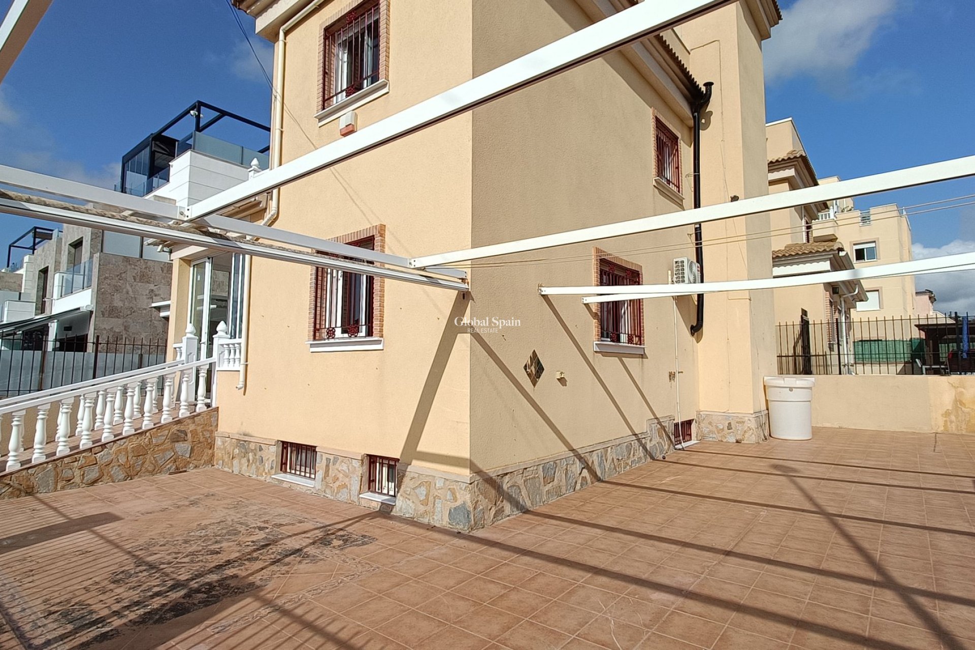 Wederverkoop - VILLA -
ORIHUELA COSTA - Costa Blanca