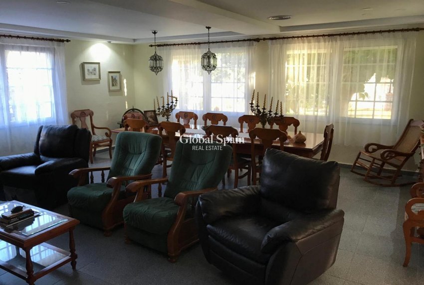 Wederverkoop - VILLA -
ORIHUELA COSTA - Costa Blanca