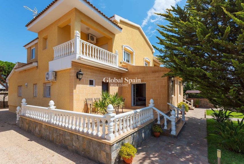 Wederverkoop - VILLA -
ORIHUELA COSTA - Costa Blanca