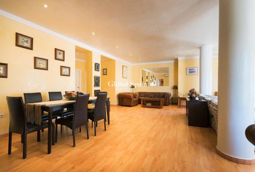 Wederverkoop - VILLA -
ORIHUELA COSTA - Costa Blanca
