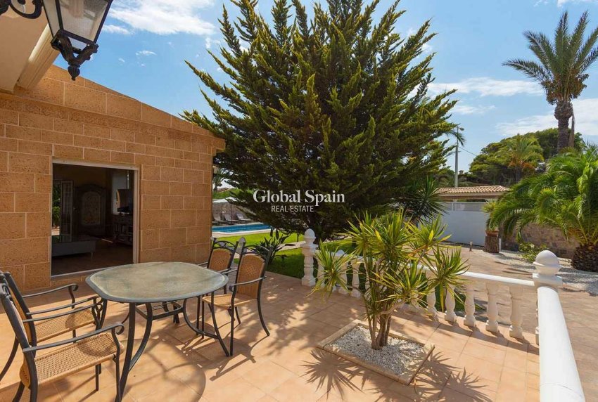 Wederverkoop - VILLA -
ORIHUELA COSTA - Costa Blanca