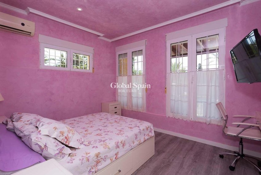 Wederverkoop - VILLA -
ORIHUELA COSTA - Costa Blanca