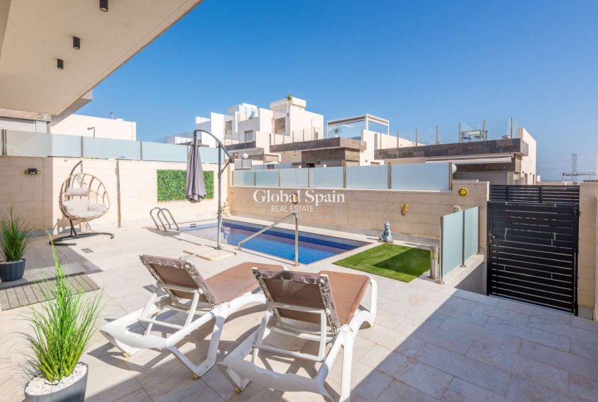 Wederverkoop - VILLA -
ORIHUELA COSTA - Costa Blanca