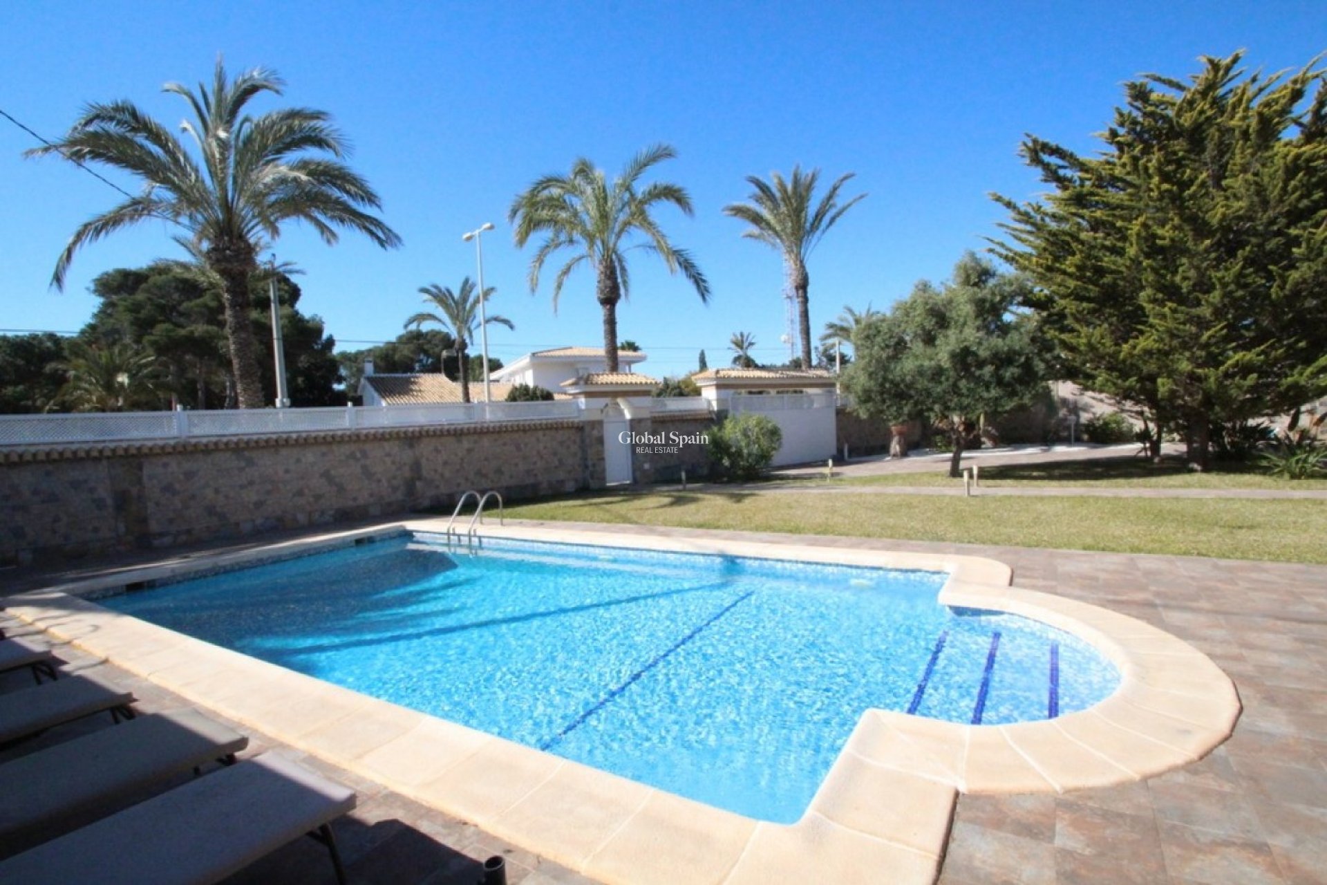 Wederverkoop - VILLA -
ORIHUELA COSTA - Costa Blanca