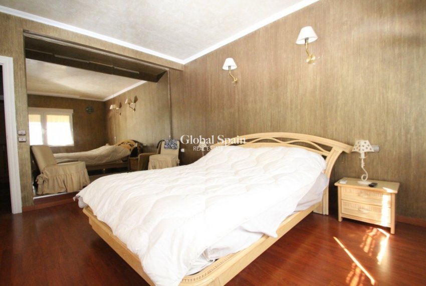 Wederverkoop - VILLA -
ORIHUELA COSTA - Costa Blanca