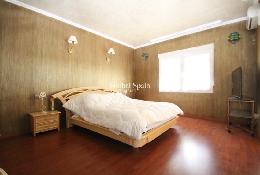 Wederverkoop - VILLA -
ORIHUELA COSTA - Costa Blanca