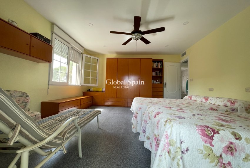 Wederverkoop - VILLA -
ORIHUELA COSTA - Costa Blanca