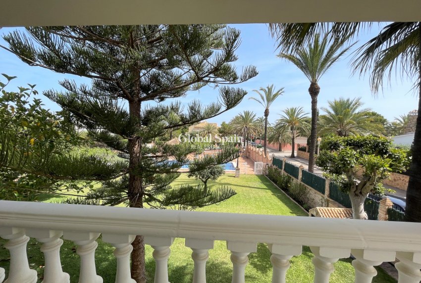 Wederverkoop - VILLA -
ORIHUELA COSTA - Costa Blanca