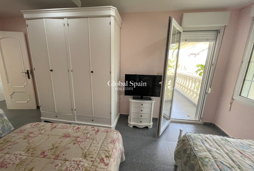 Wederverkoop - VILLA -
ORIHUELA COSTA - Costa Blanca
