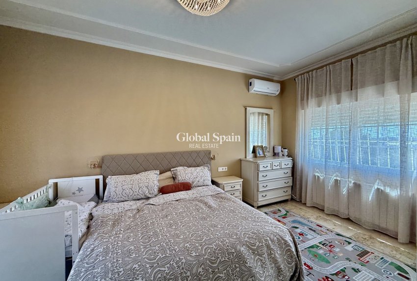 Wederverkoop - VILLA -
ORIHUELA COSTA - Costa Blanca