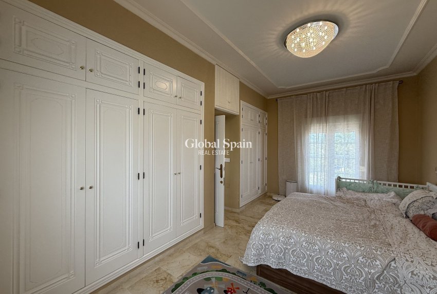 Wederverkoop - VILLA -
ORIHUELA COSTA - Costa Blanca