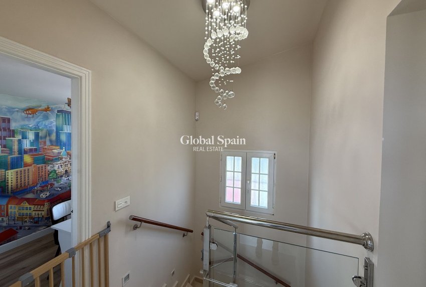 Wederverkoop - VILLA -
ORIHUELA COSTA - Costa Blanca