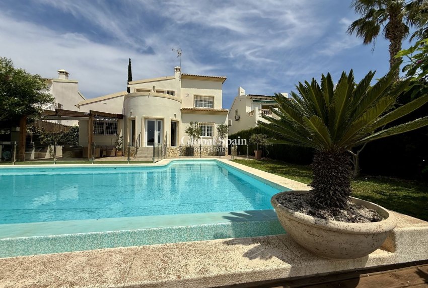 Wederverkoop - VILLA -
ORIHUELA COSTA - Costa Blanca