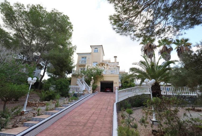 Wederverkoop - VILLA -
ORIHUELA COSTA - Costa Blanca
