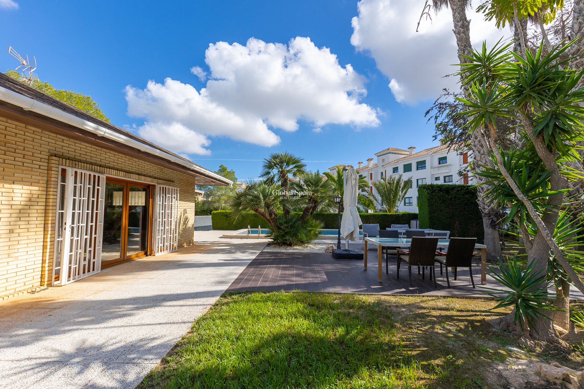 Wederverkoop - VILLA -
ORIHUELA COSTA - Costa Blanca