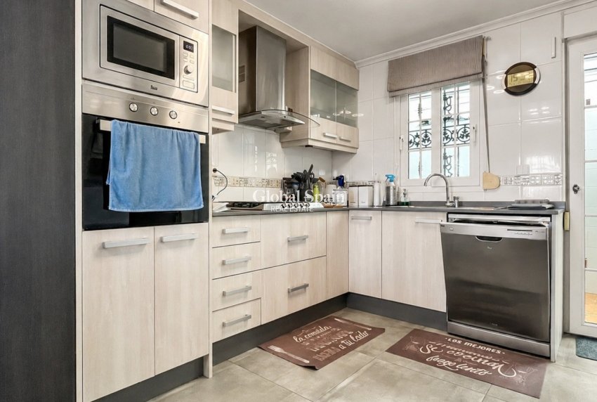 Wederverkoop - VILLA -
ORIHUELA COSTA - Costa Blanca