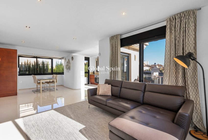 Wederverkoop - VILLA -
ORIHUELA COSTA - Costa Blanca