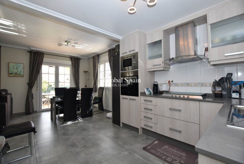 Wederverkoop - VILLA -
ORIHUELA COSTA - Costa Blanca