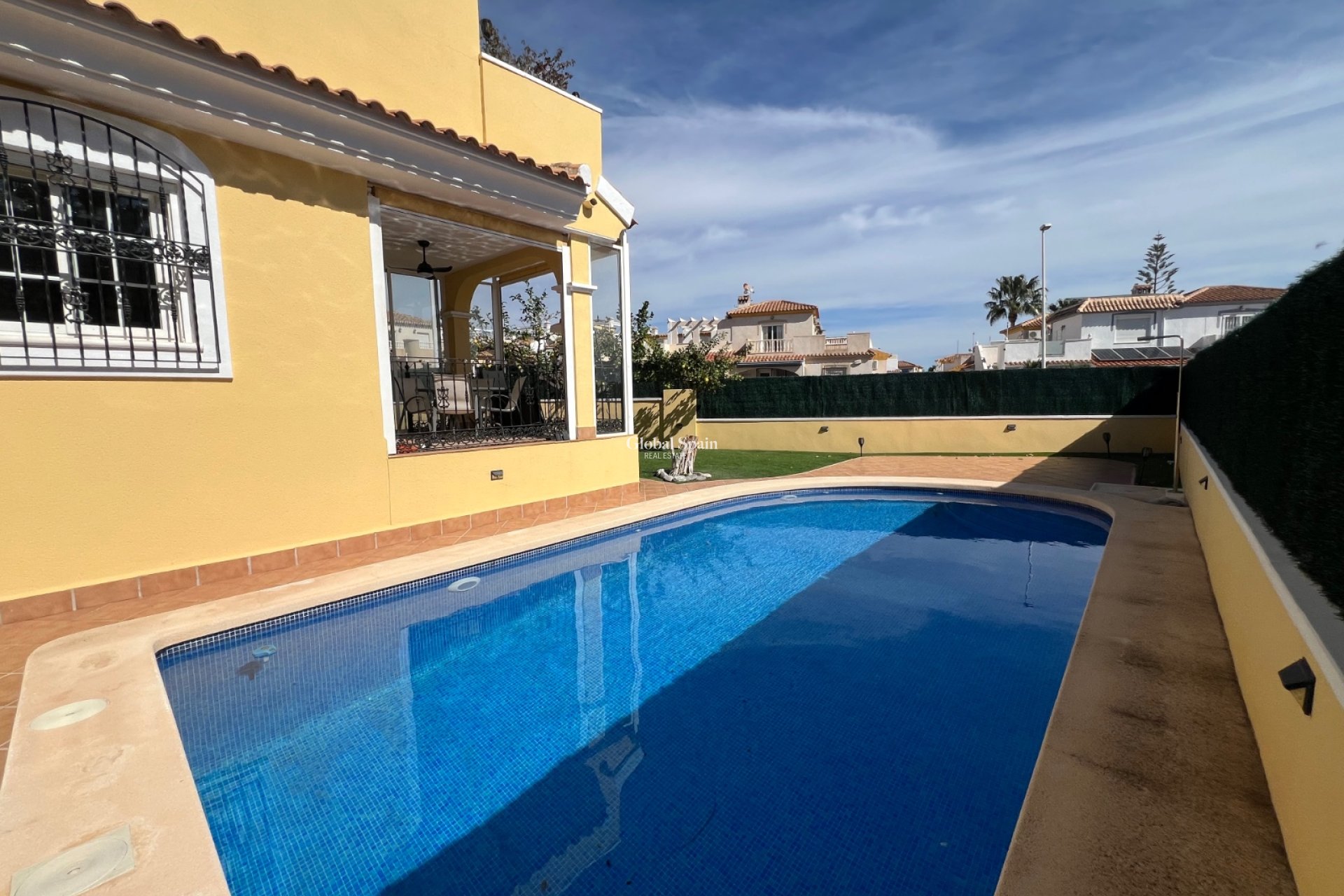 Wederverkoop - VILLA -
ORIHUELA COSTA - Costa Blanca