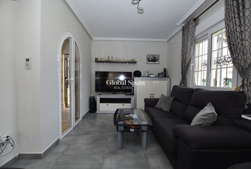 Wederverkoop - VILLA -
ORIHUELA COSTA - Costa Blanca