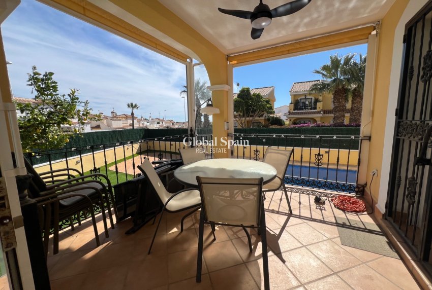 Wederverkoop - VILLA -
ORIHUELA COSTA - Costa Blanca