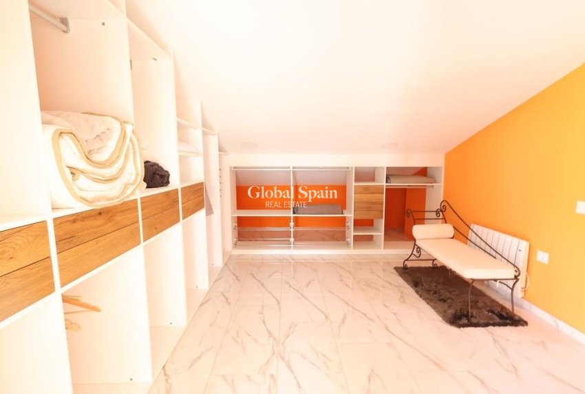Wederverkoop - VILLA -
ORIHUELA COSTA - Costa Blanca