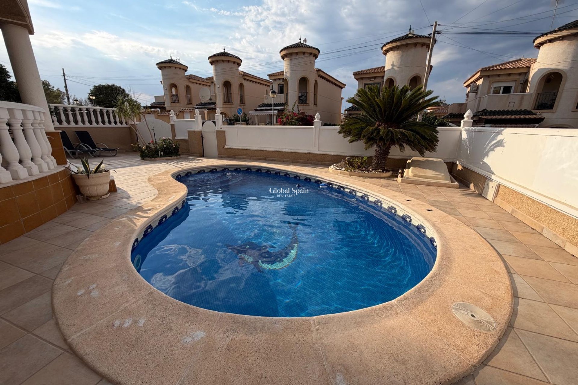 Wederverkoop - VILLA -
ORIHUELA COSTA - Costa Blanca