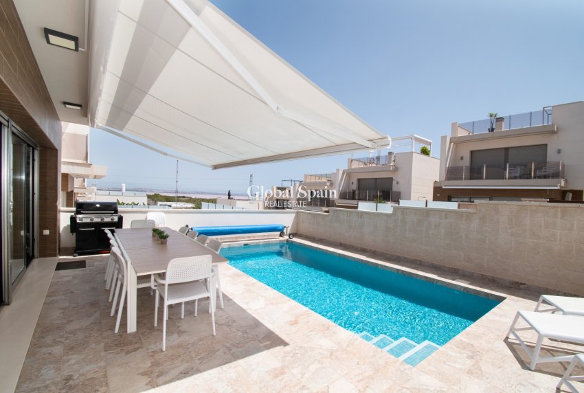 Wederverkoop - VILLA -
ORIHUELA COSTA - Costa Blanca