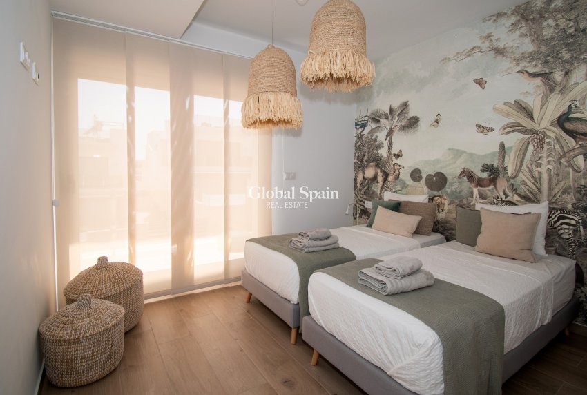 Wederverkoop - VILLA -
ORIHUELA COSTA - Costa Blanca