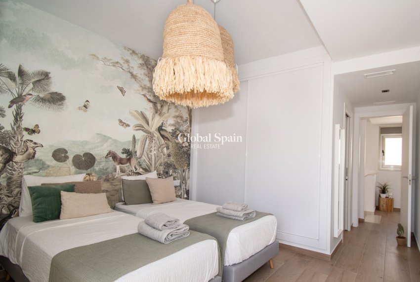 Wederverkoop - VILLA -
ORIHUELA COSTA - Costa Blanca