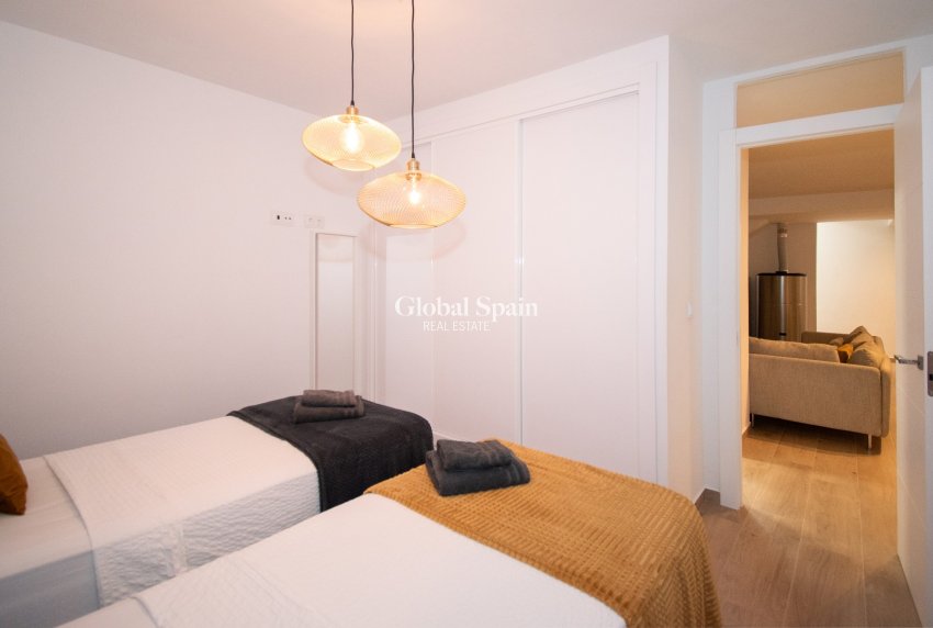Wederverkoop - VILLA -
ORIHUELA COSTA - Costa Blanca