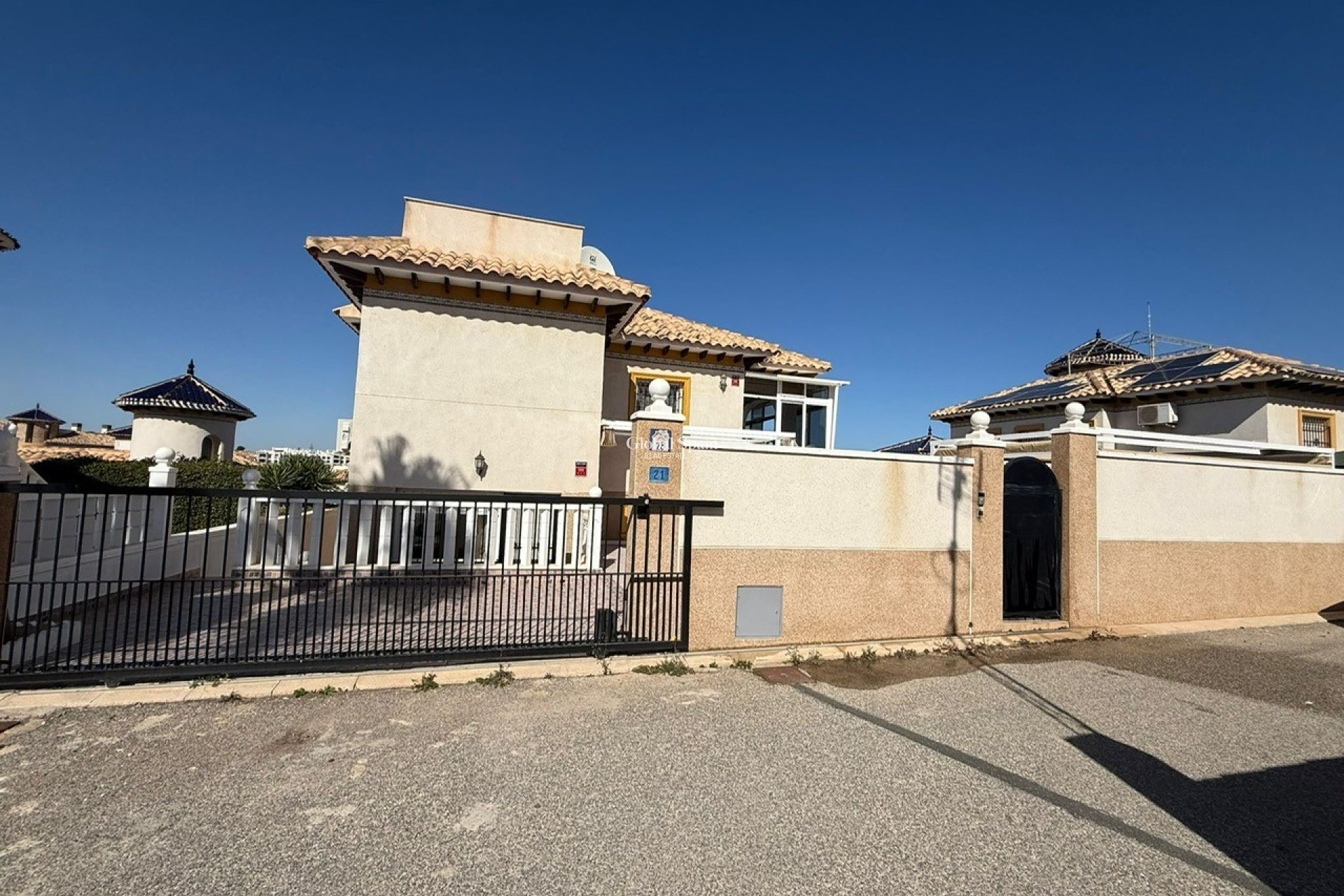 Wederverkoop - VILLA -
ORIHUELA COSTA - Costa Blanca