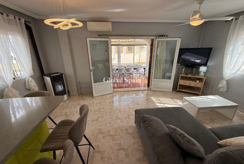 Wederverkoop - VILLA -
ORIHUELA COSTA - Costa Blanca
