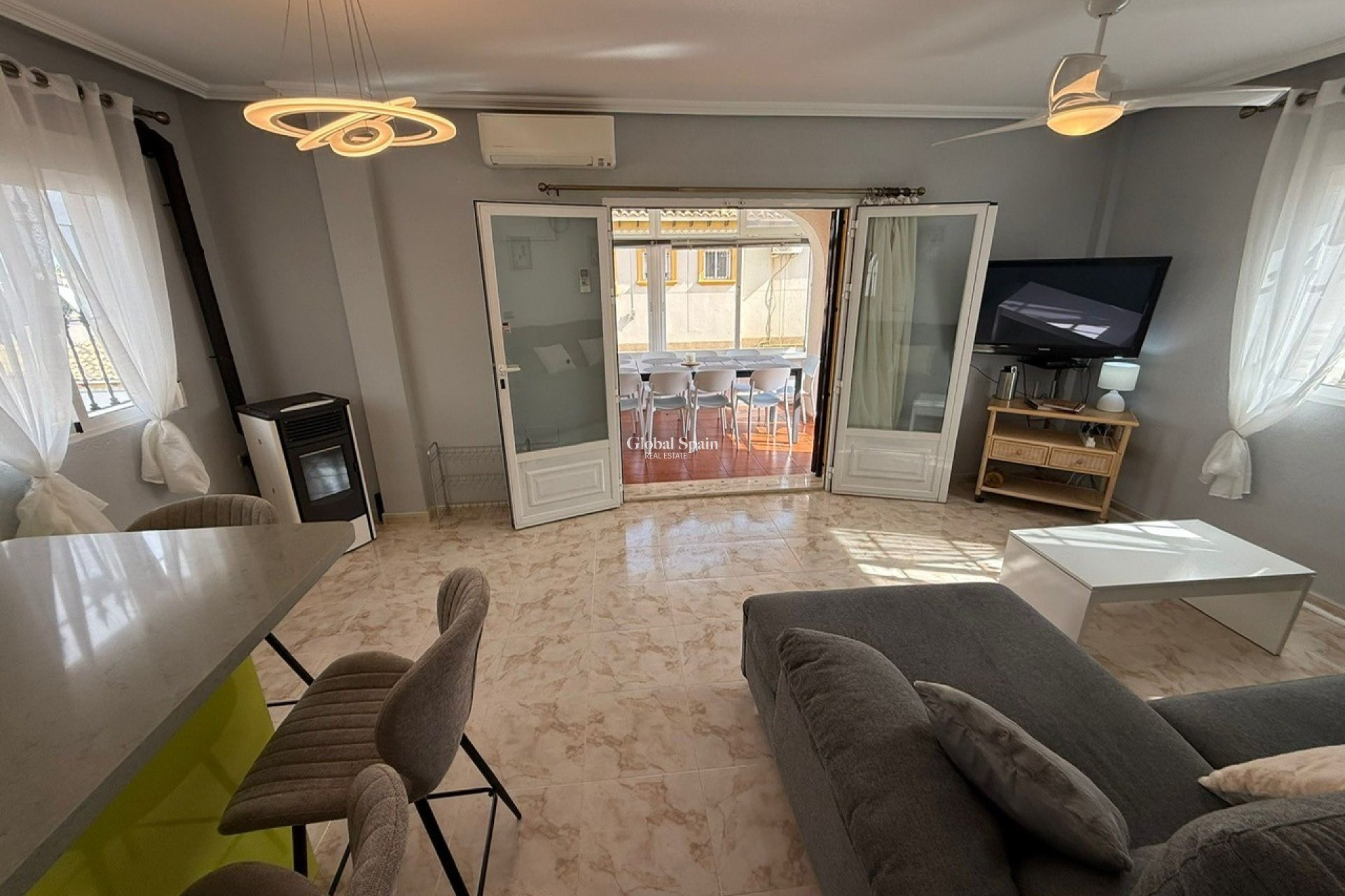 Wederverkoop - VILLA -
ORIHUELA COSTA - Costa Blanca